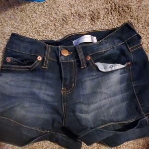 No boundaries shorts